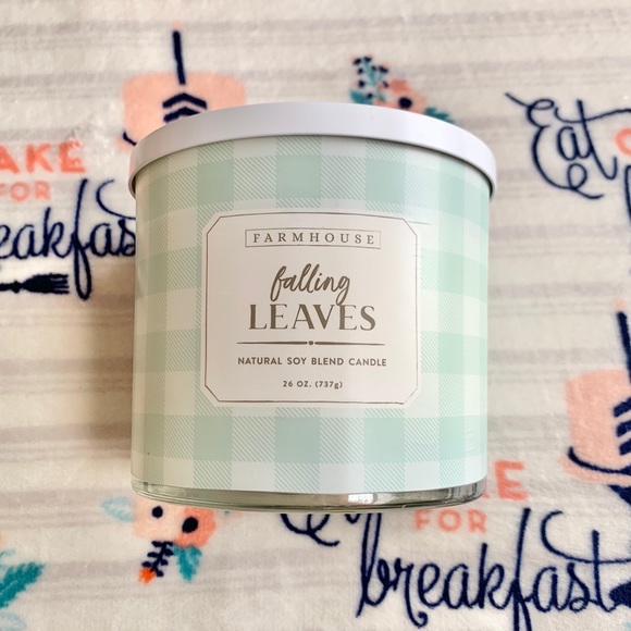 Other - 🍃 Soy Blend Farmhouse Falling Leaves Candle 🍃